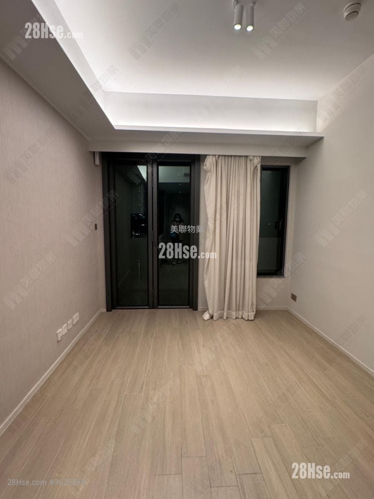 One Innovale Sell 210 ft²