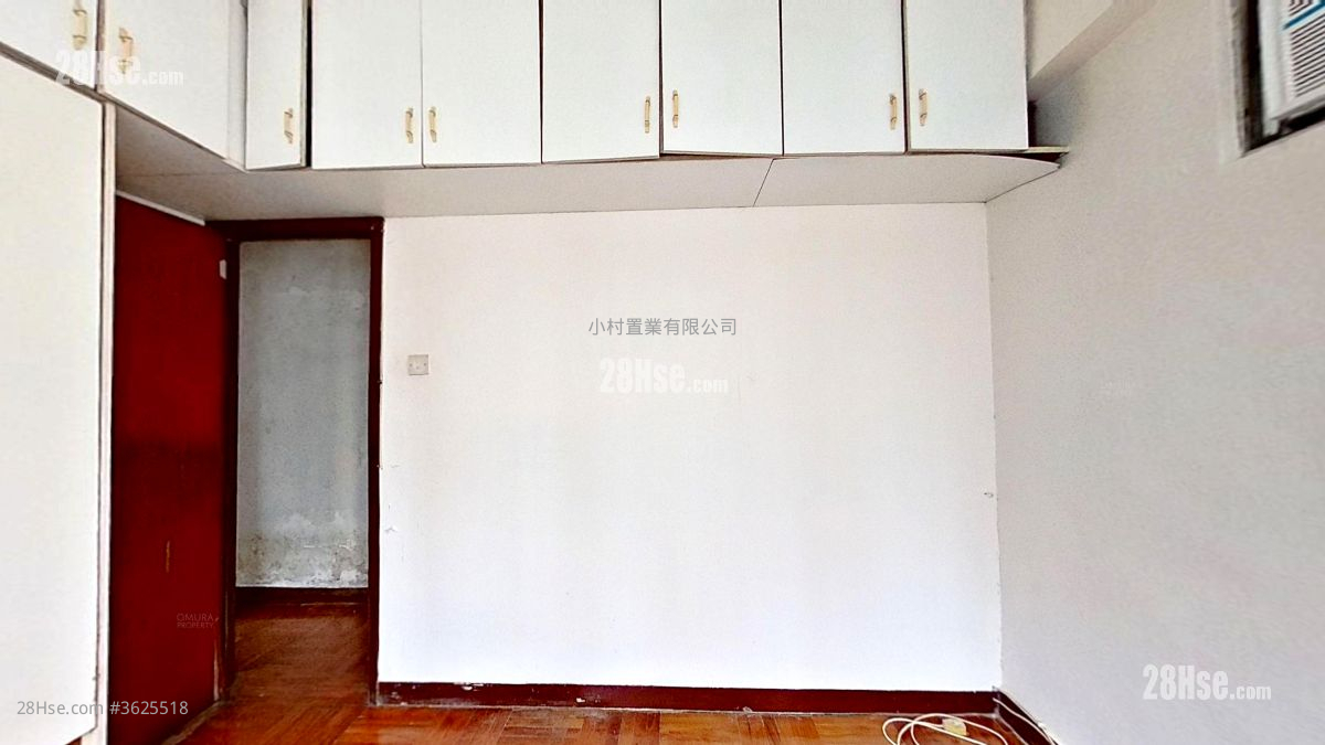 master room: Hing Hon Building Sell 3 Bedrooms , 1 Bathroom 504 ft² master room: Hing Hon Building Sell 3 Bedrooms , 1 Bathroom 504 ft²