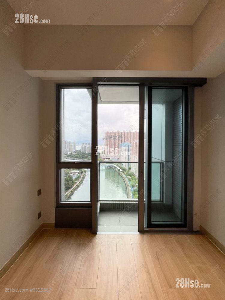 Esplanade Sell 187 ft²