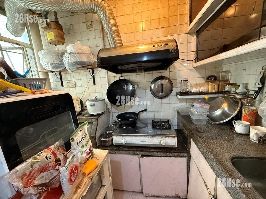 Ka Shing Court Sell 3 Bedrooms , 2 Bathrooms 606 ft² Ka Shing Court Sell 3 Bedrooms , 2 Bathrooms 606 ft²