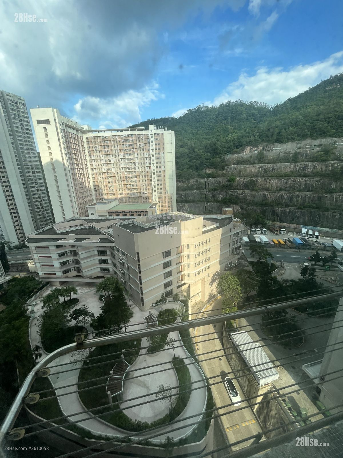 Hong Ying Court Sell 3 Bedrooms , 1 Bathroom 530 ft²