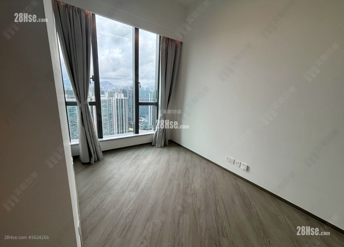 Cullinan Sky Sell 4 Bedrooms , 1 Bathroom 909 ft² Cullinan Sky Sell 4 Bedrooms , 1 Bathroom 909 ft²