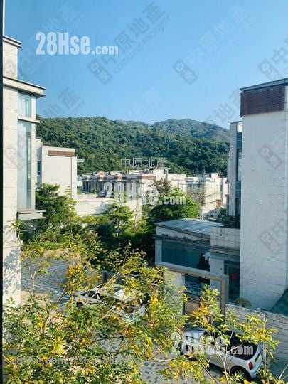 The Green Sell 3 Bedrooms , 2 Bathrooms 1,315 ft² The Green Sell 3 Bedrooms , 2 Bathrooms 1,315 ft²