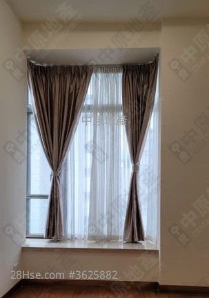 The Green Sell 3 Bedrooms , 2 Bathrooms 1,315 ft² The Green Sell 3 Bedrooms , 2 Bathrooms 1,315 ft²