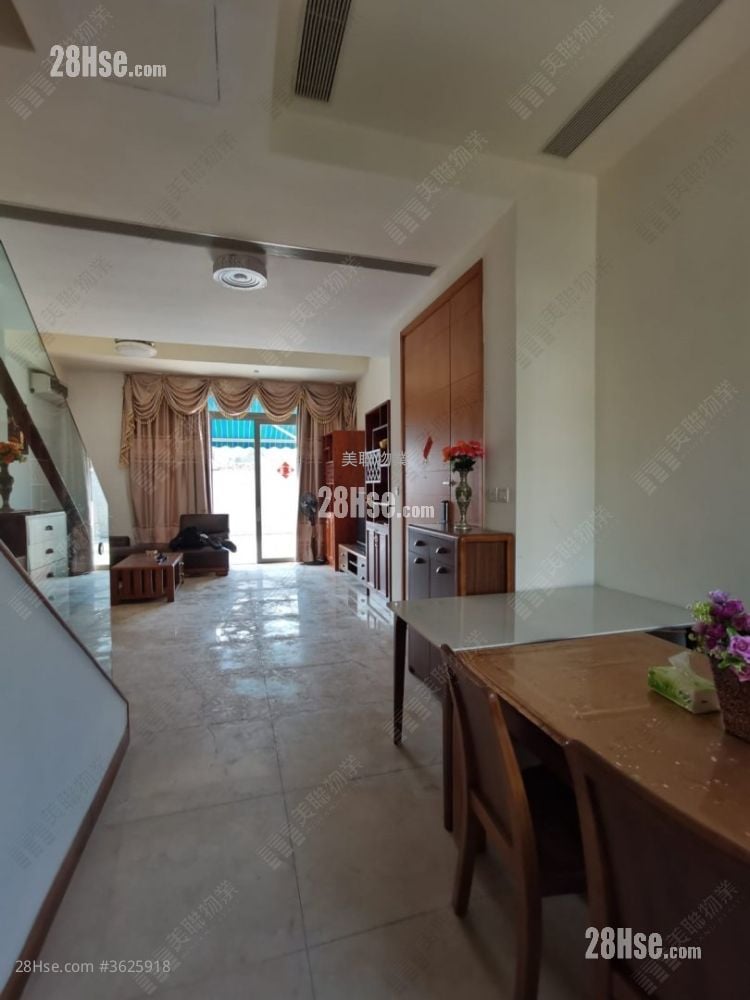 The Green Sell 3 Bedrooms , 4 Bathrooms 1,315 ft²