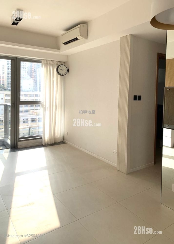 Serenade Rental 3 Bedrooms , 2 Bathrooms 788 ft²