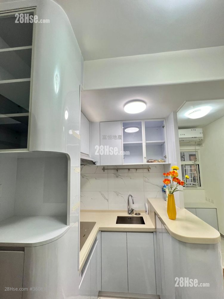 隆基大樓 租盤 2 房 277 平方呎