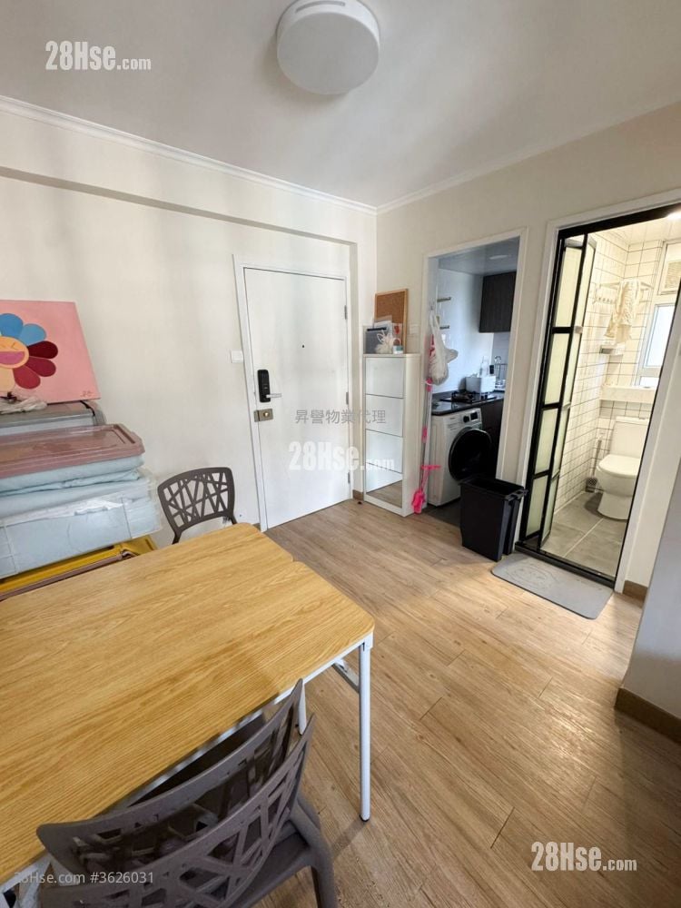 Faerie Court Rental 1 Bedroom , 1 Bathroom 270 ft²