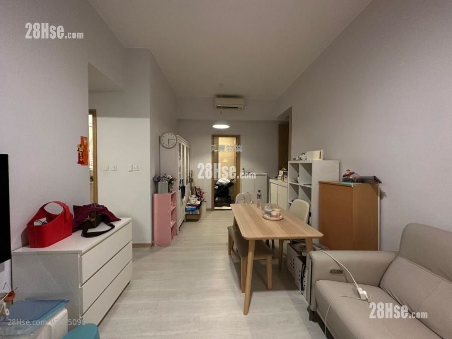 The Woodsville Rental 4 Bedrooms , 2 Bathrooms 775 ft²