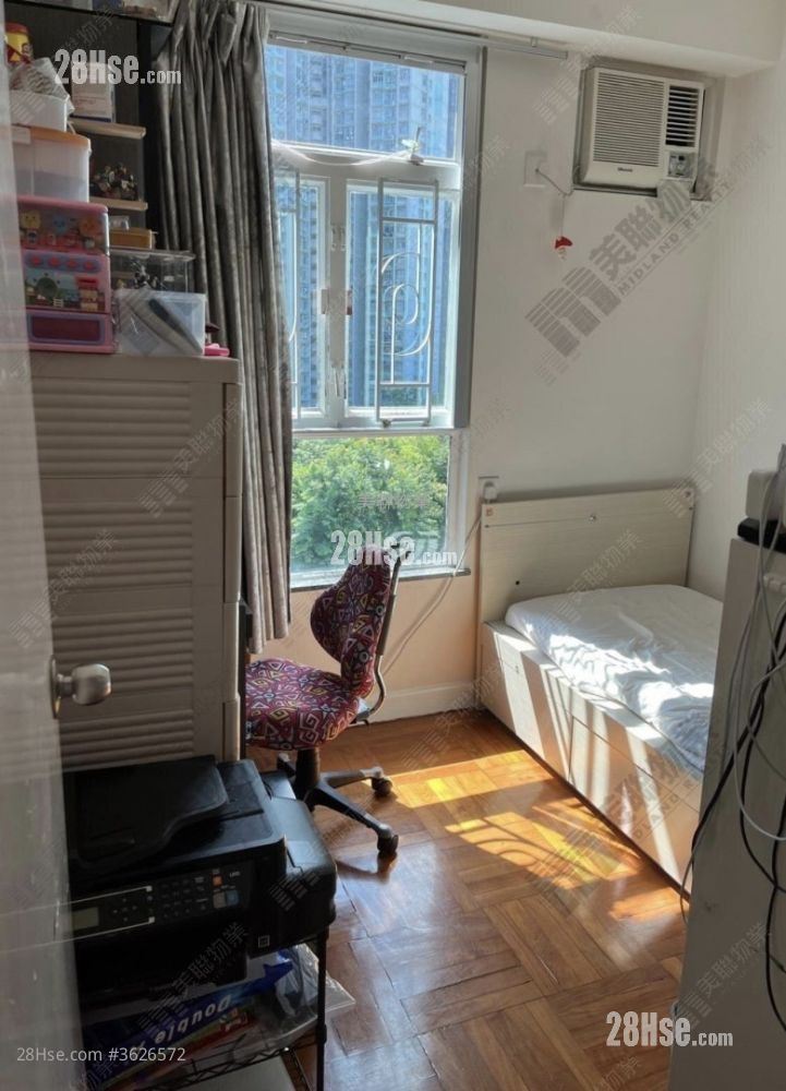 Greenpark Villa Sell 3 Bedrooms , 2 Bathrooms 716 ft² Greenpark Villa Sell 3 Bedrooms , 2 Bathrooms 716 ft²