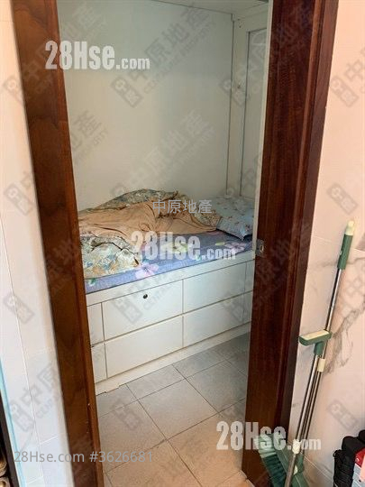 Noble Hill Sell 5+ Bedrooms 1,178 ft² Noble Hill Sell 5+ Bedrooms 1,178 ft²