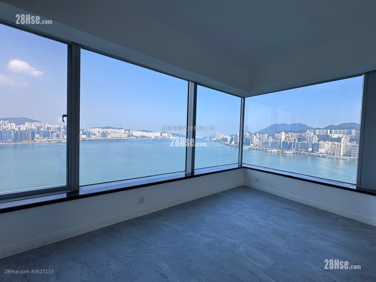 Harbourfront Landmark Sell 3 Bedrooms , 2 Bathrooms 1,420 ft²