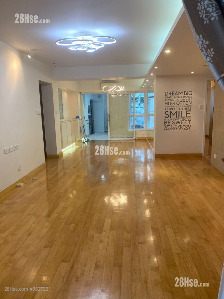 Dragon View Rental 4 Bedrooms , 2 Bathrooms 1,301 ft²