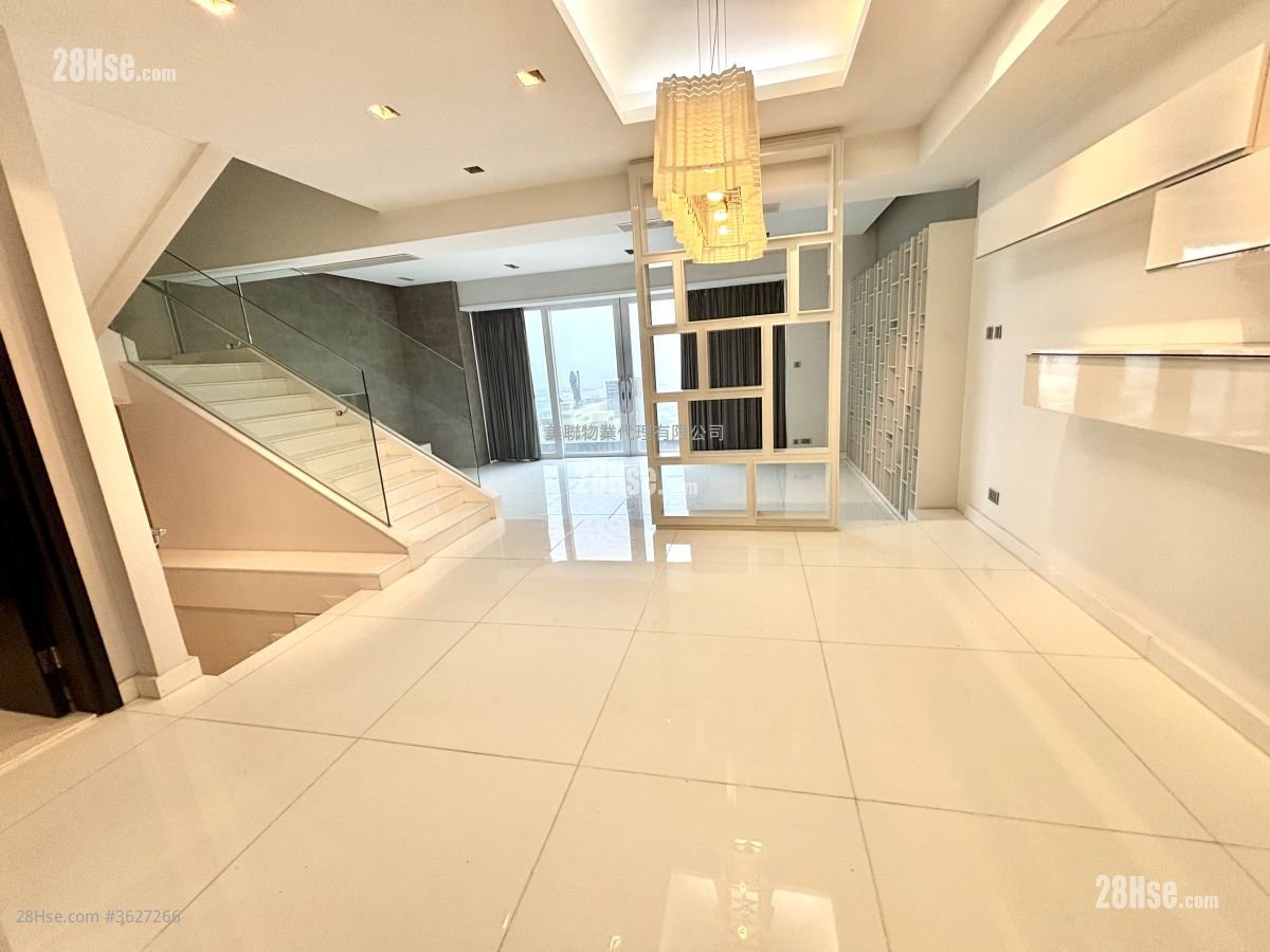 The Beverly Hills Rental 2,461 ft²