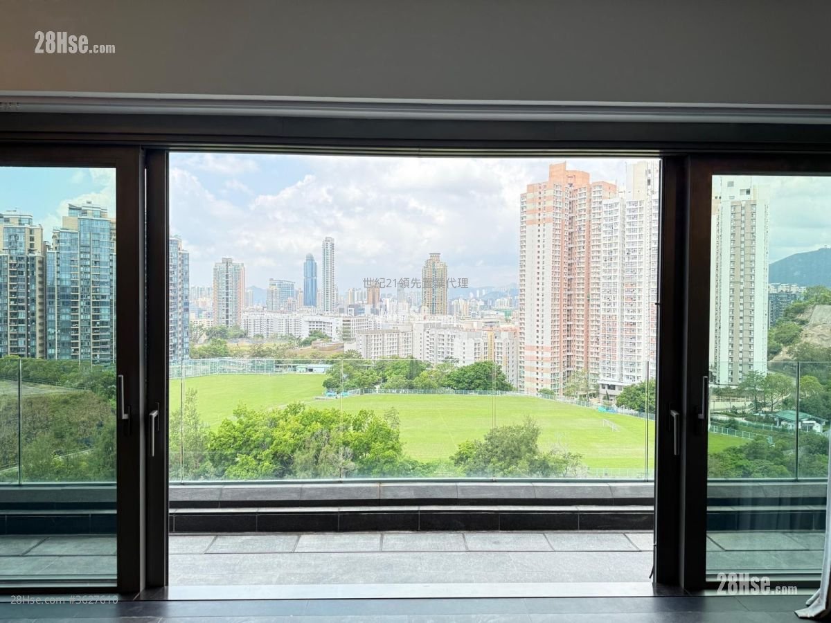 Homantin Hillside Sell 4 Bedrooms , 4 Bathrooms 1,313 ft²