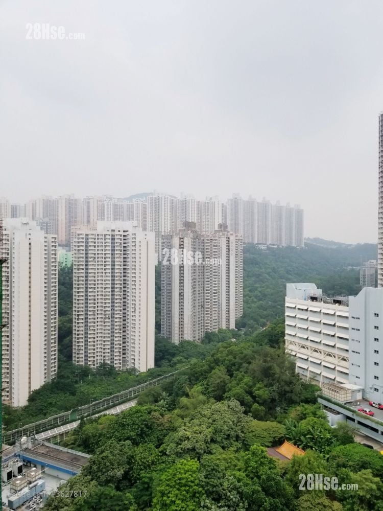 Lei On Court Sell 3 Bedrooms , 2 Bathrooms 650 ft²