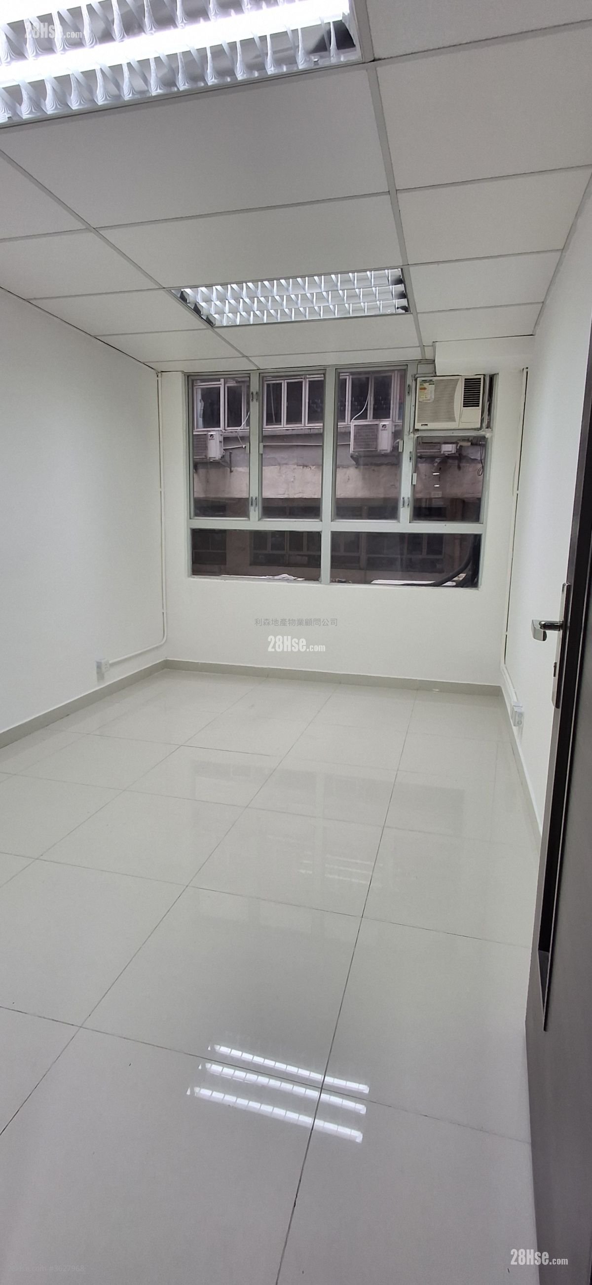 Lee Ka Industrial Building Rental 120 ft²