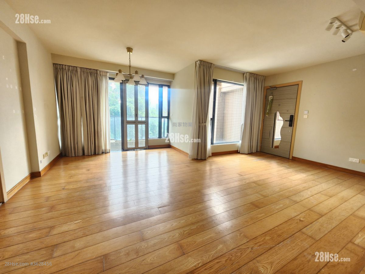 Green Lodge Sell 3 Bedrooms , 2 Bathrooms