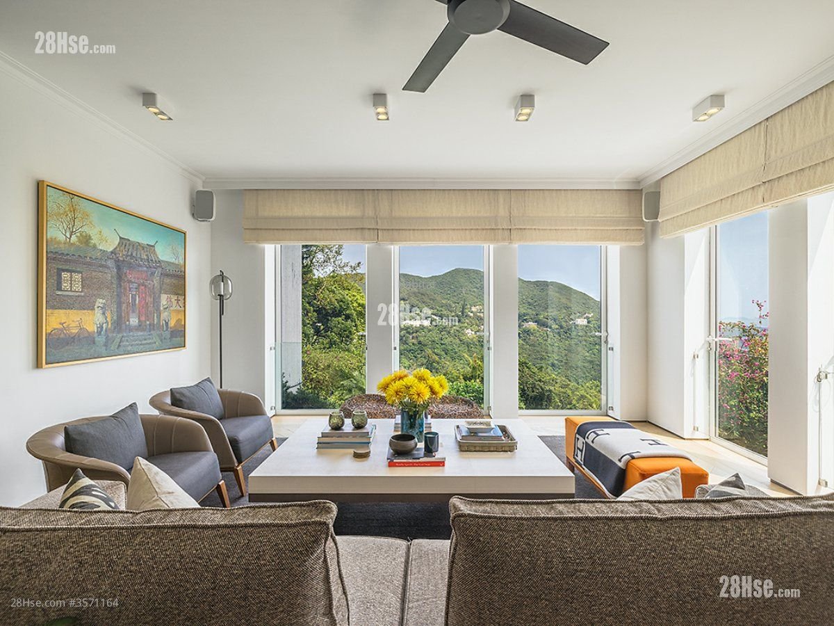 Guildford Court Sell 3 Bedrooms , 2 Bathrooms 2,053 ft²