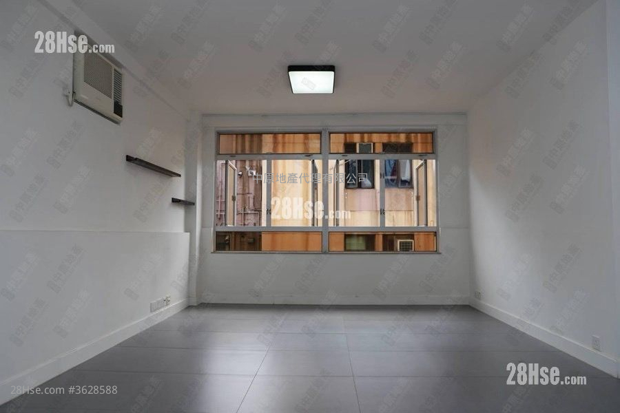 Kwong Fai Court Sell 3 Bedrooms 702 ft²