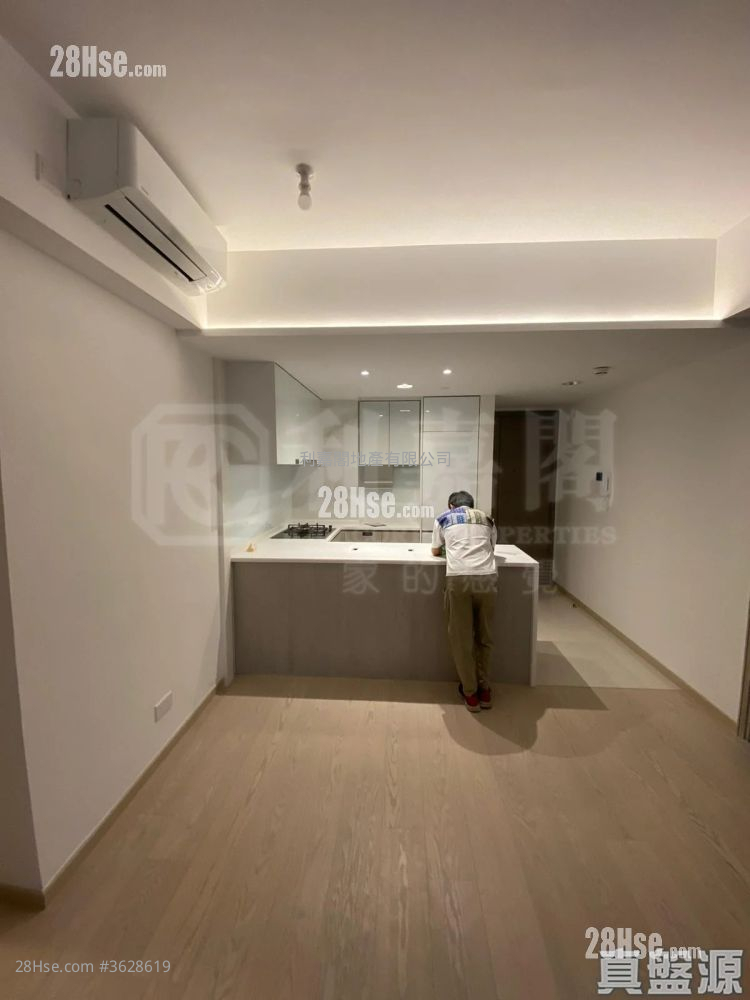 Sea To Sky Sell 2 Bedrooms , 1 Bathroom 467 ft²