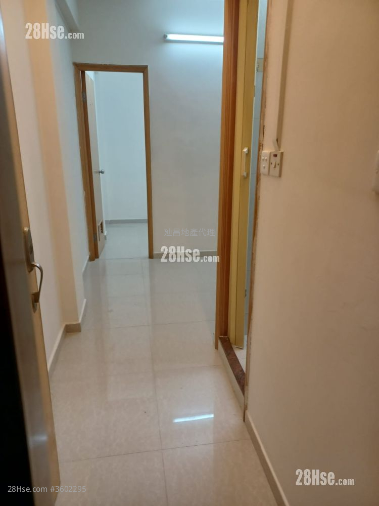 富貴大廈 租盤 2 房 , 1 浴室 274 平方呎