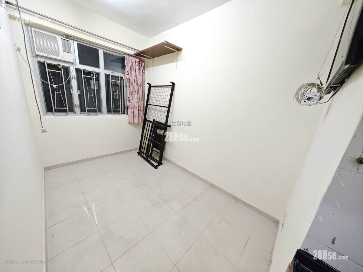 Yin Hing Building Sell 3 Bedrooms , 3 Bathrooms 386 ft²