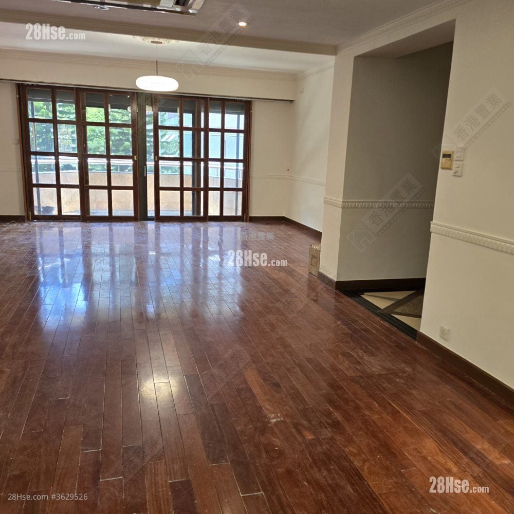 Elm Tree Towers Rental 3 Bedrooms , 2 Bathrooms 1,857 ft²