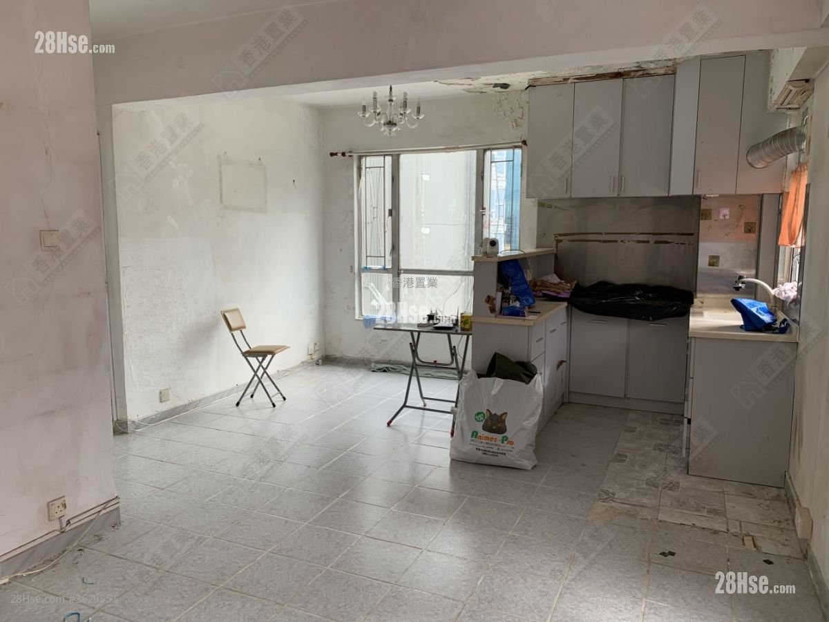 King's View Court Sell 2 Bedrooms , 1 Bathroom 548 ft²