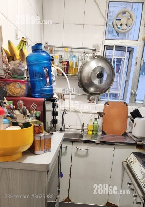 福怡大厦 售盘 2 房 , 1 浴室 345 平方尺