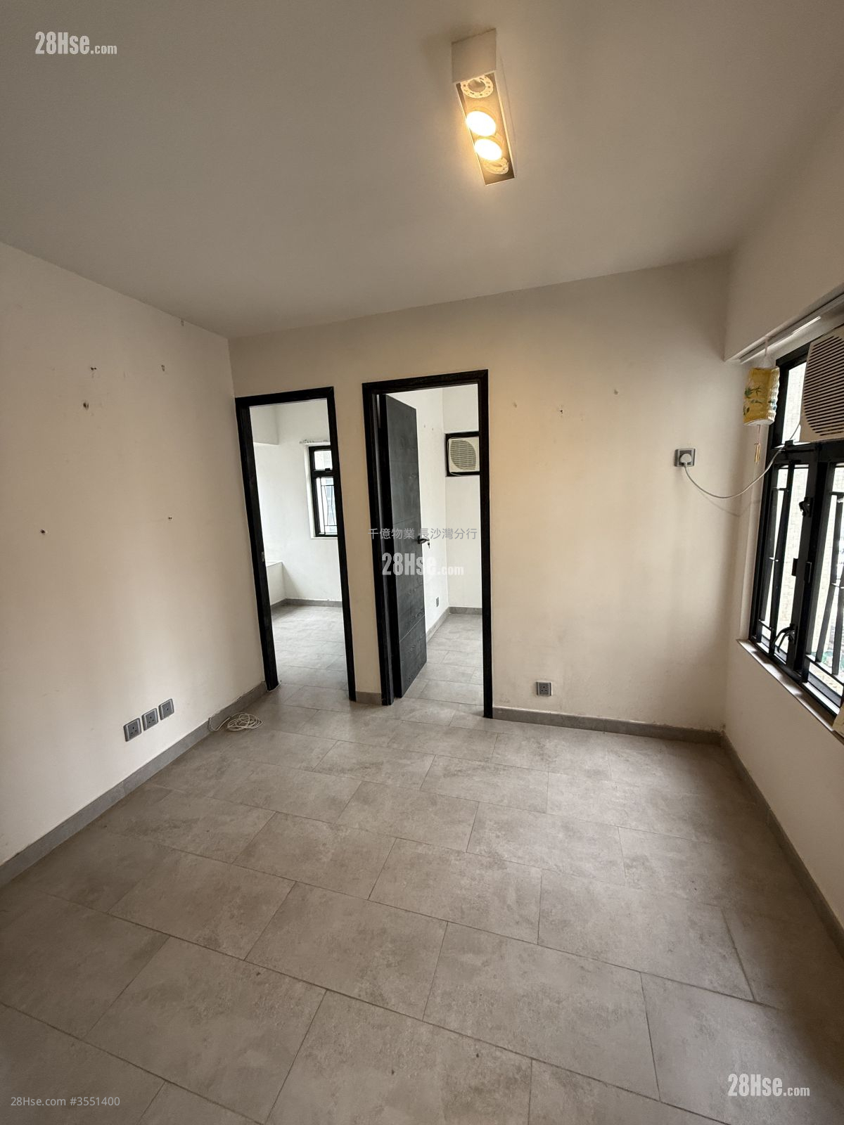 斑宝大厦 售盘 3 房 335 平方尺