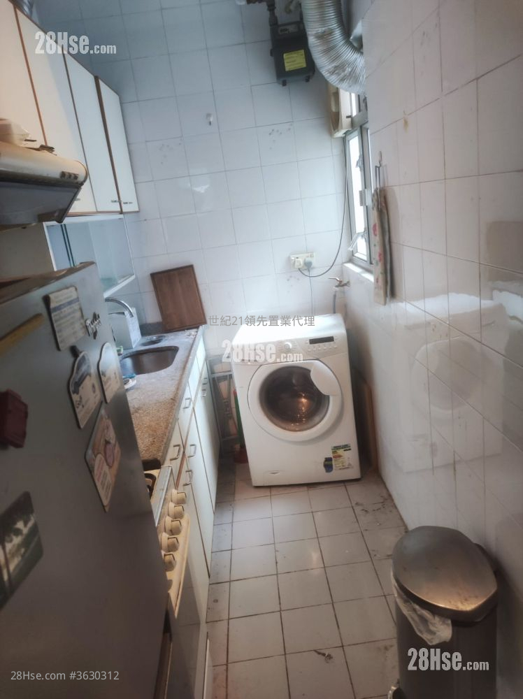 Conduit Tower Rental 551 ft²