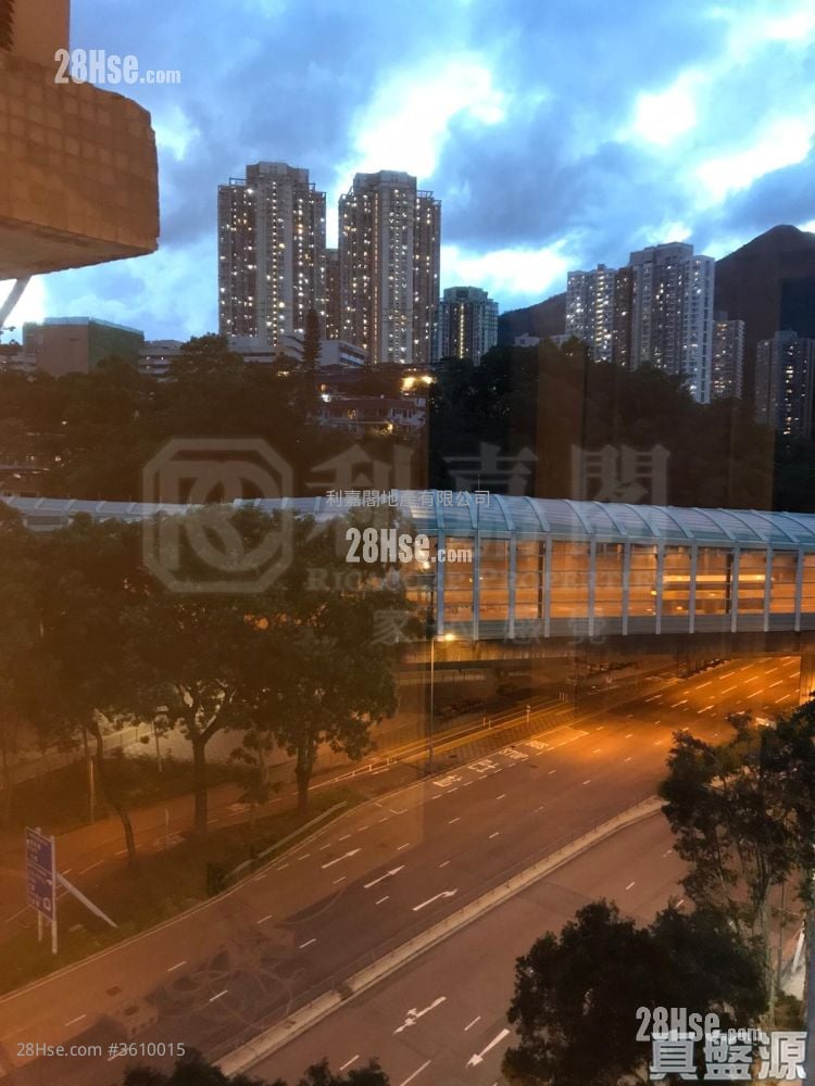 Glamour Garden Rental 2 Bedrooms , 1 Bathroom 386 ft²