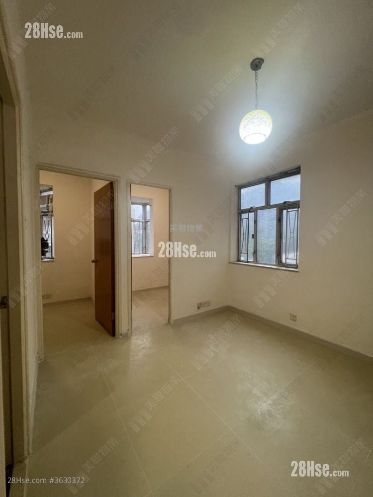 Kwai Fong Terrace Rental 2 Bedrooms , 1 Bathroom 397 ft²