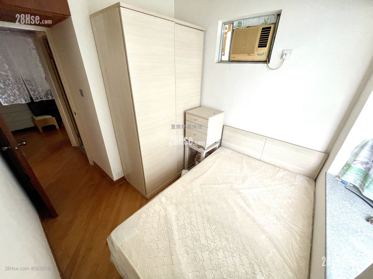 Elegant Garden Sell 2 Bedrooms , 1 Bathroom 404 ft²