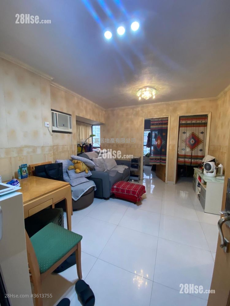 Lai Bo Garden Sell 2 Bedrooms , 1 Bathroom 410 ft²