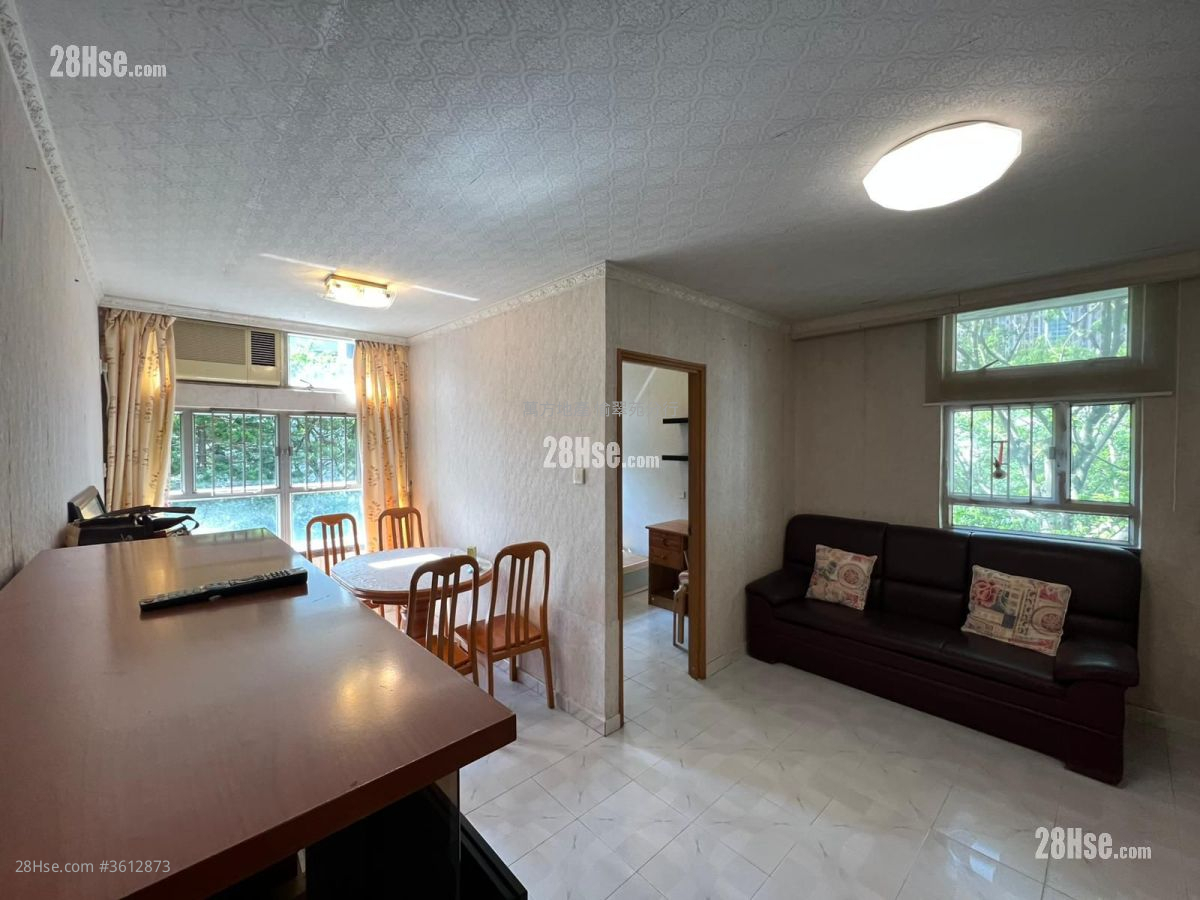 Kam Hay Court Sell 3 Bedrooms , 1 Bathroom 645 ft²