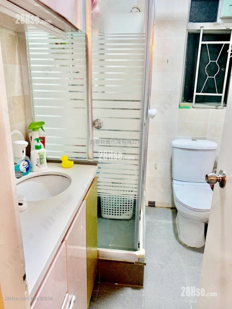 Beverly Garden Sell 2 Bedrooms , 1 Bathroom 431 ft²