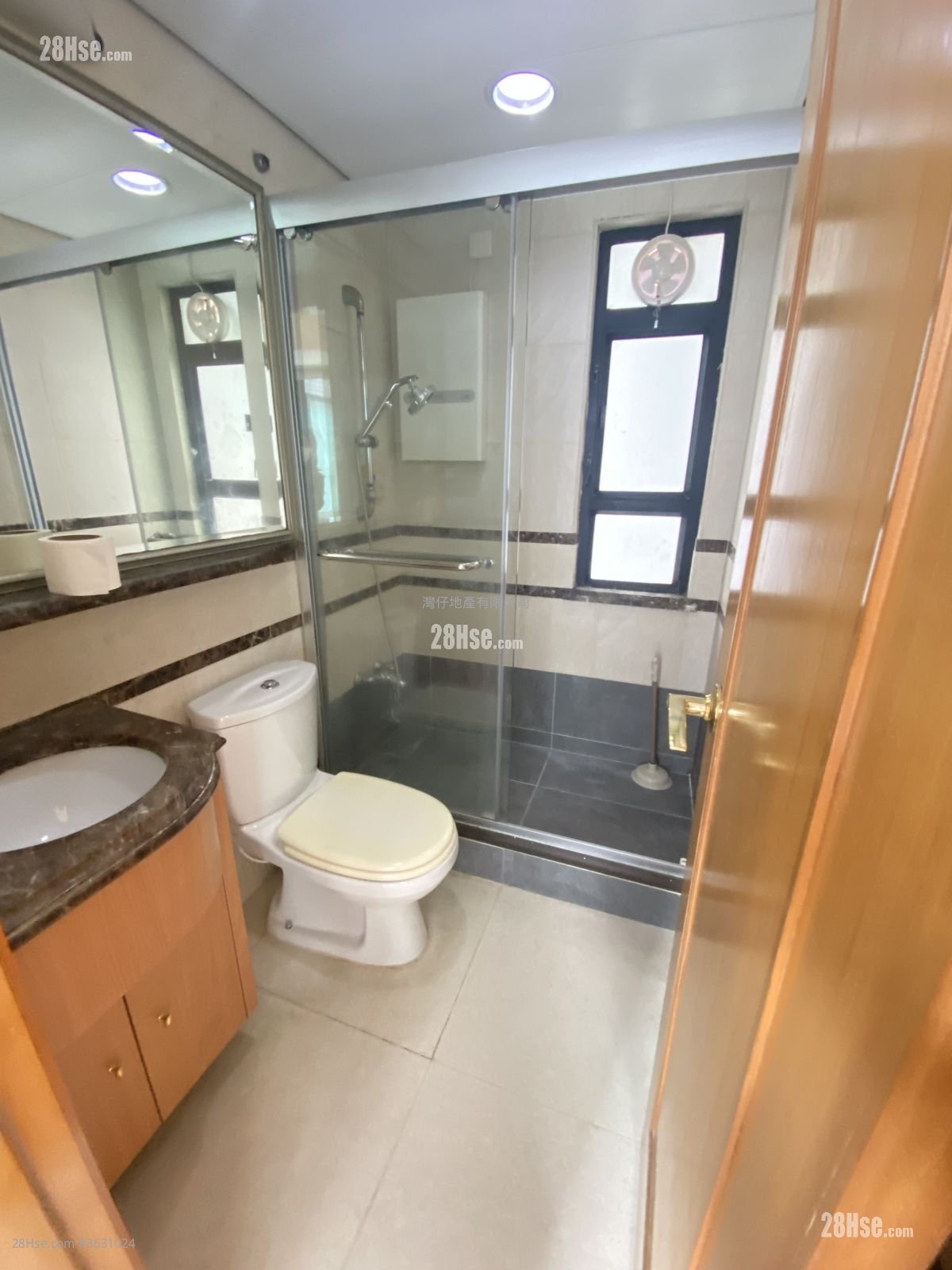 國泰新宇 租盤 1 房 , 1 浴室 307 平方呎