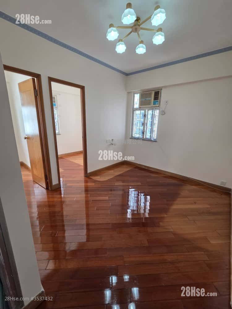 Tien Hung Building Sell 2 Bedrooms , 1 Bathroom 300 ft²