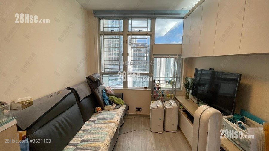 Hoi Tak Court Sell 3 Bedrooms 522 ft²