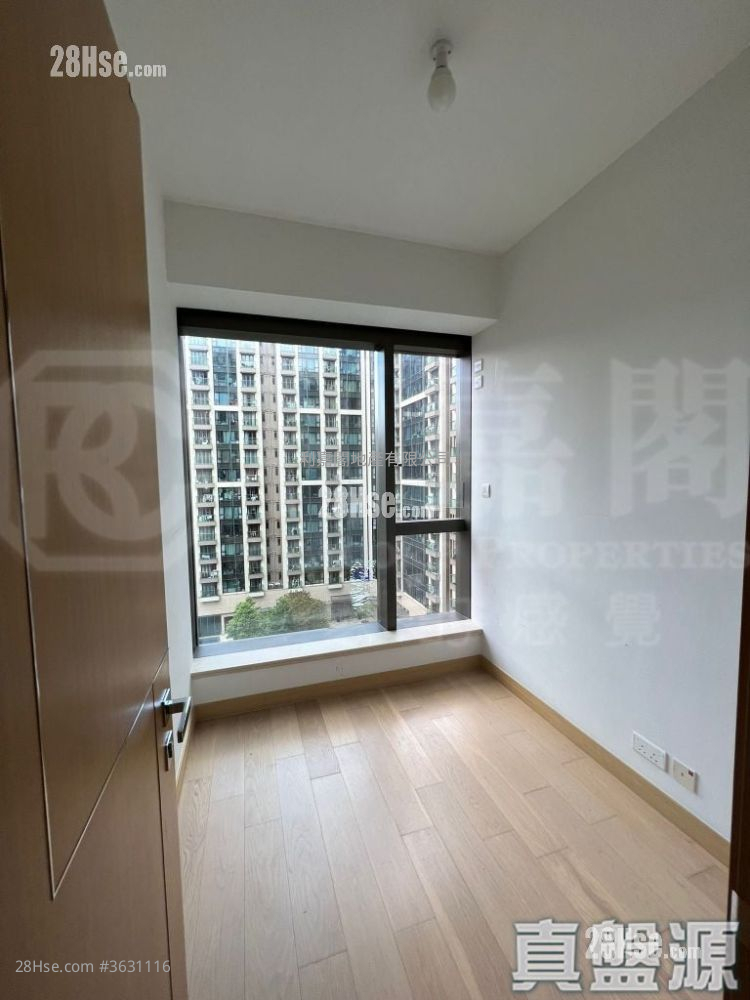 One Homantin Sell 1 Bedroom , 1 Bathroom 406 ft²