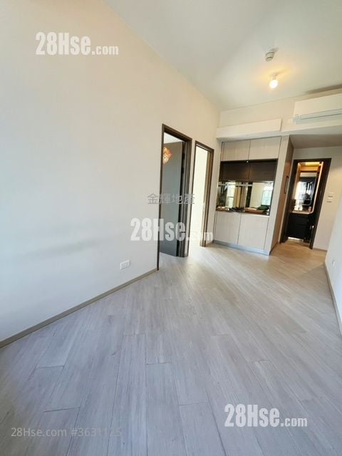 The Royale Rental 2 Bedrooms , 1 Bathroom 307 ft²