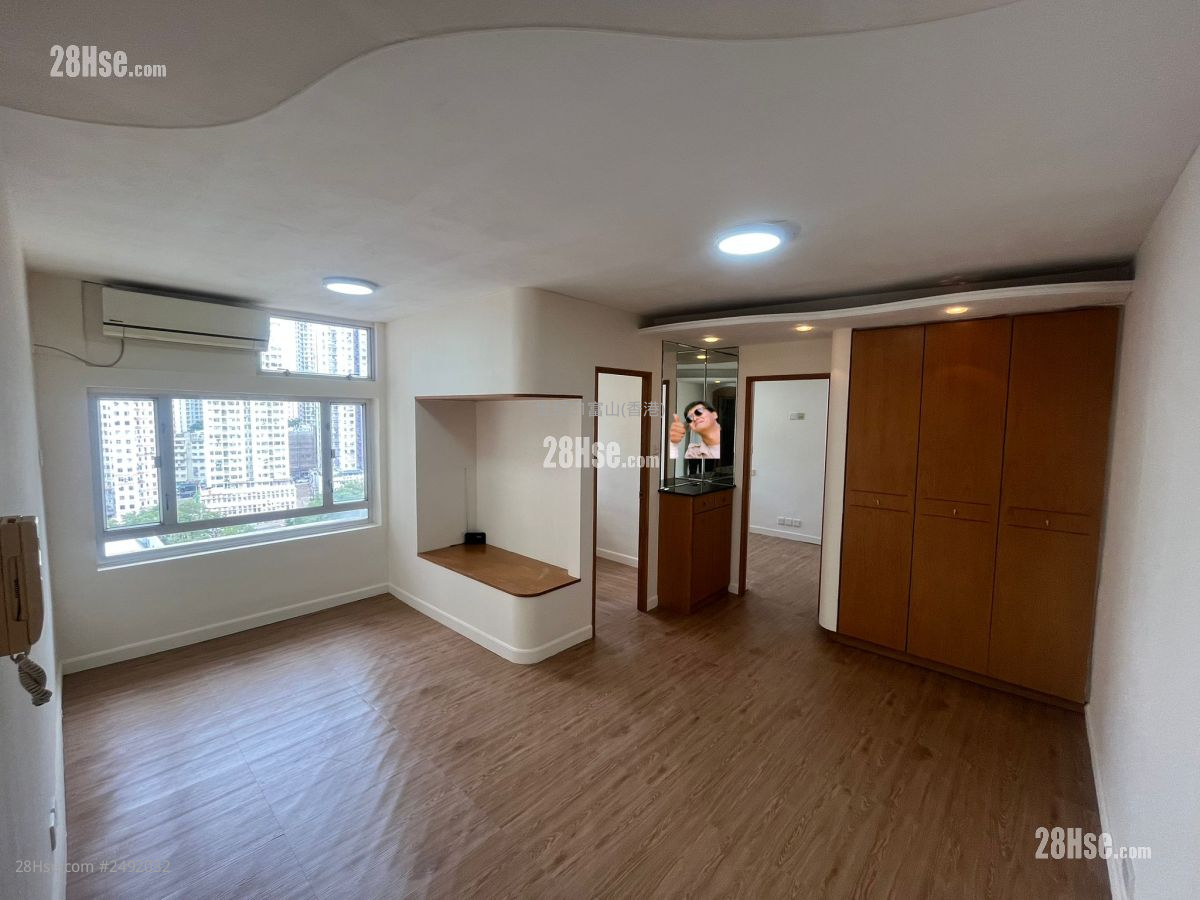 Fung Lai Court Sell 2 Bedrooms , 1 Bathroom 559 ft²