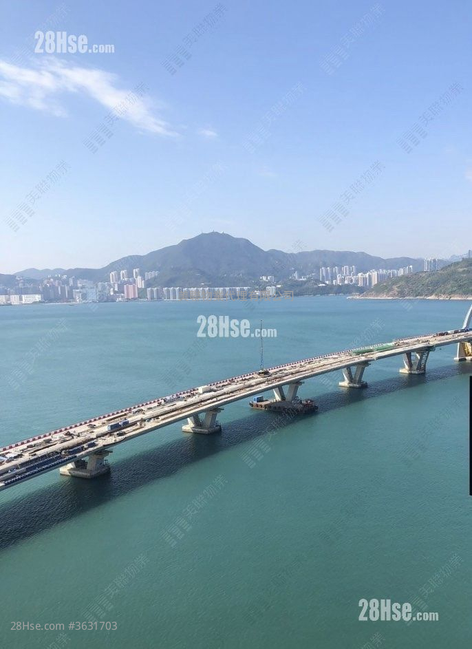 Sea To Sky Sell 4 Bedrooms , 2 Bathrooms 758 ft²