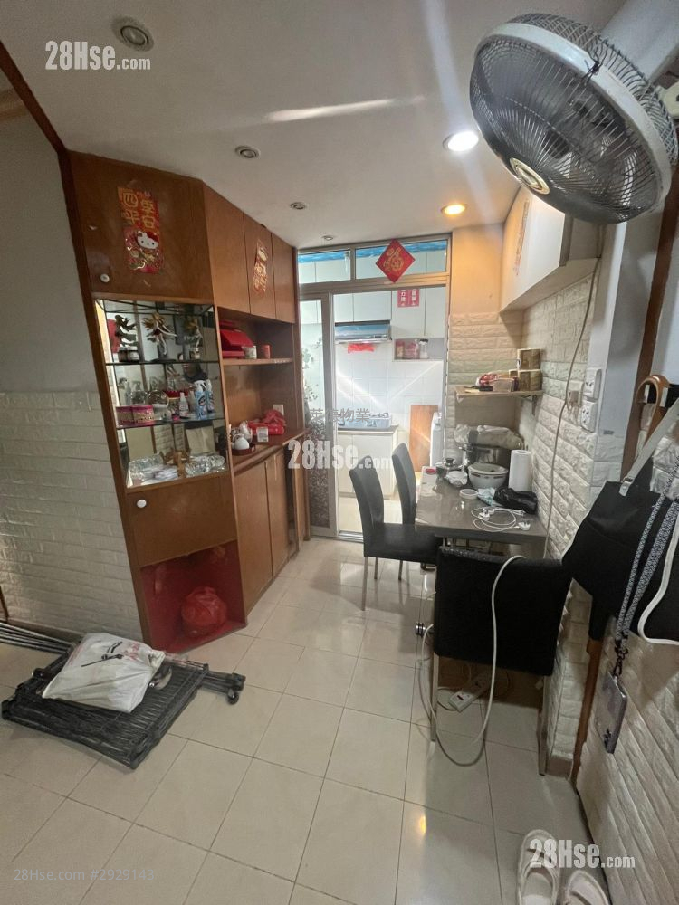 慈安苑 售盤 2 房 , 1 浴室 421 平方呎