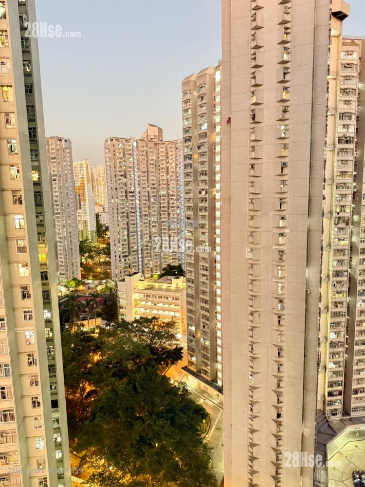 Chung Nga Court Sell 2 Bedrooms , 1 Bathroom 443 ft²