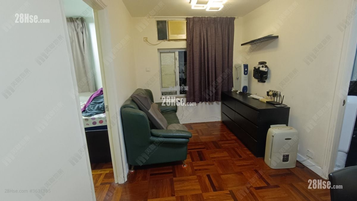 Ching Wah Court Sell 2 Bedrooms , 1 Bathroom 401 ft²
