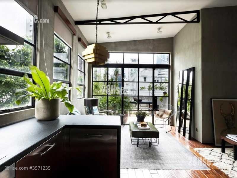 U Lam Terrace I Sell 2 Bedrooms , 2 Bathrooms 469 ft²