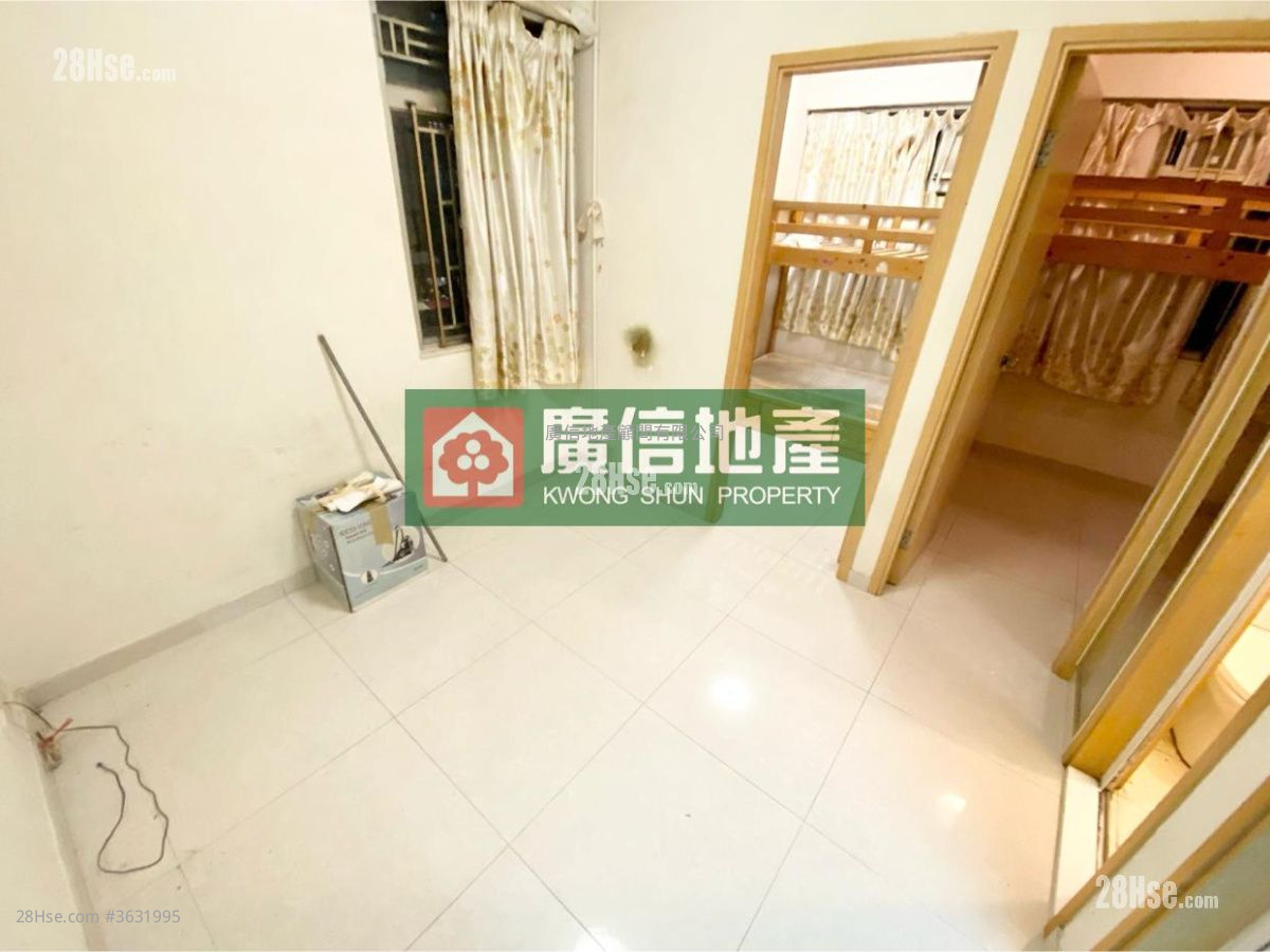 Fung Cheng Building Sell 2 Bedrooms , 1 Bathroom 252 ft²
